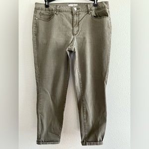 Jessica Simpson olive color, forever skinny cropped jeans, size 31